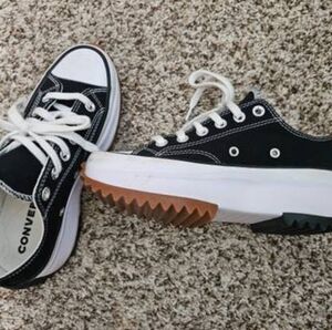 Converse size 6 run hike star sneakers